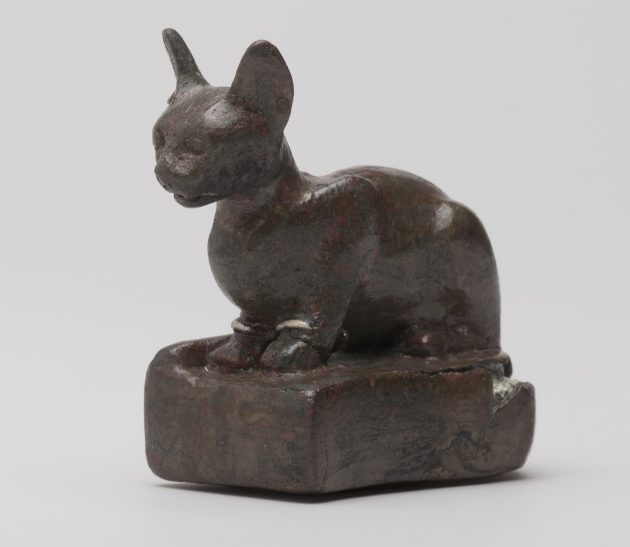 cat sculpture