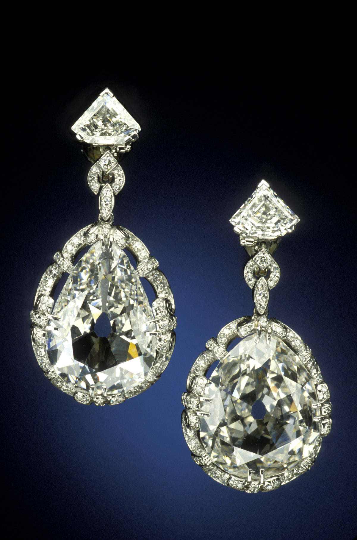 Billedresultat for marie antoinette diamond earrings