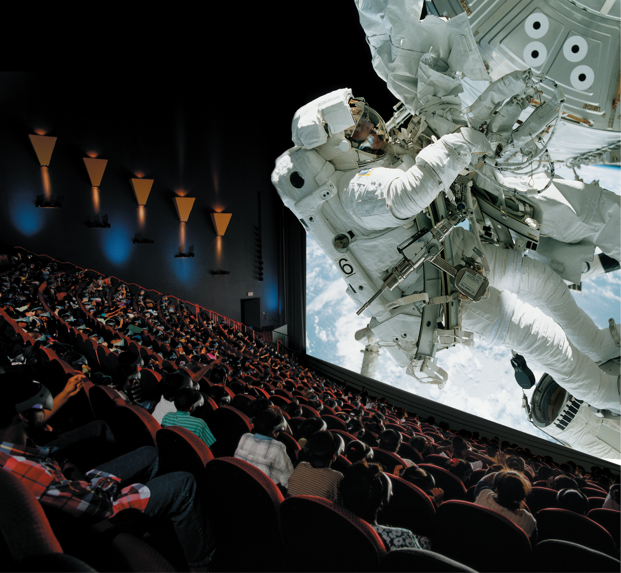 Кинотеатр с самым большим экраном. Аймакс 3д в Москве. Что такое аймакс 3д в кинотеатре. Кинотеатр IMAX 3d. IMAX 3d в Москве.