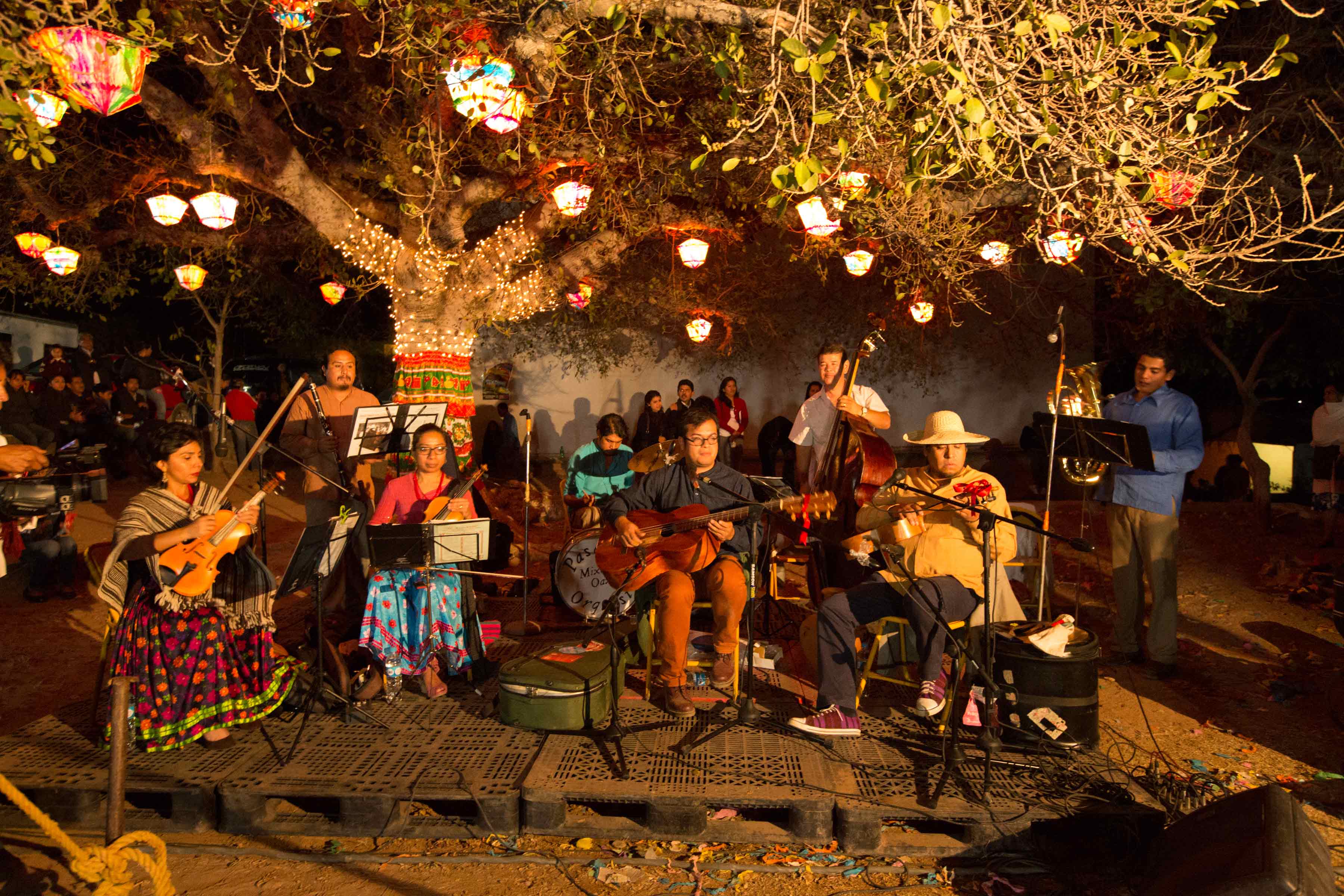 Pasatono, Mexican music ensemble