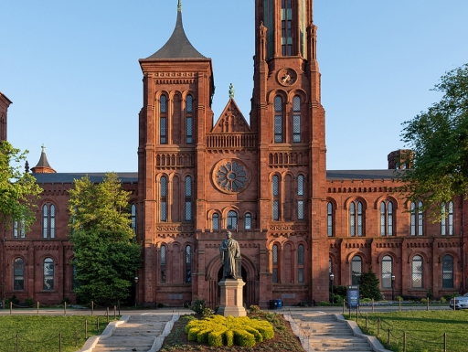 Visiting with Groups  Smithsonian Institution